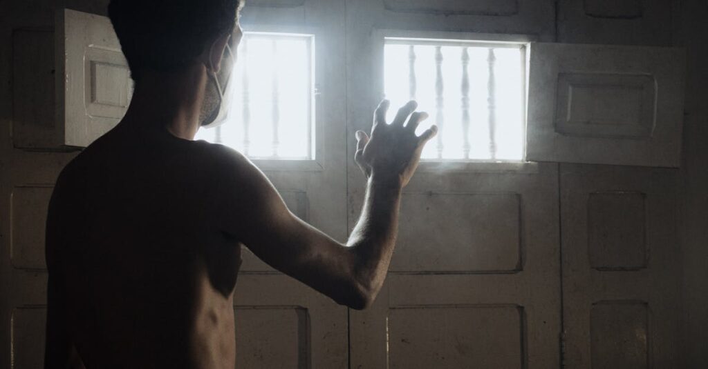 カラヴァッジオ特有の明暗法で表現された登場人物の心理と緊張感が伝わるドラマチックな構図