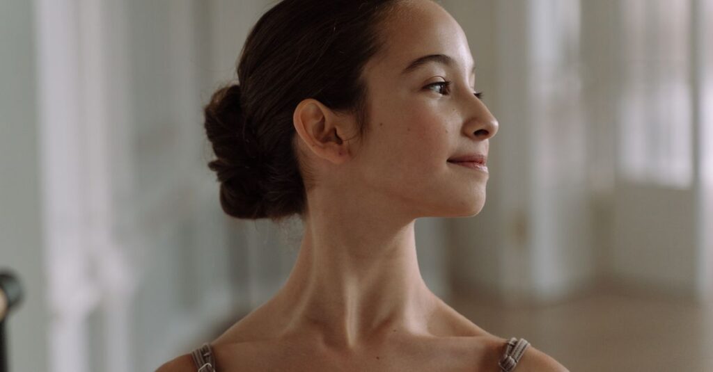 カバネルが描く理想美と神話的テーマが融合した構図による19世紀フランス美術の象徴