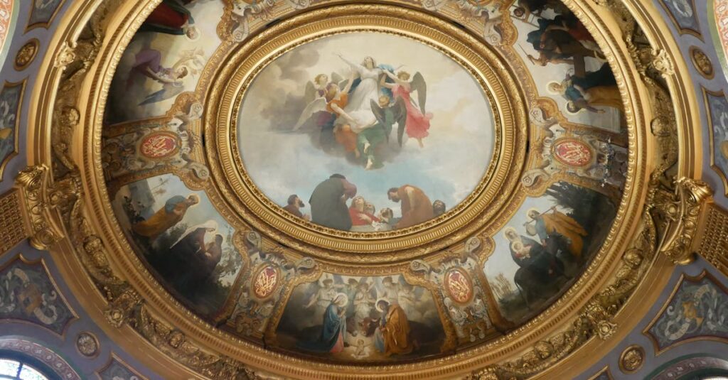 カバネル作品の象徴性を解説する図解。ヴィーナスや堕天使の構図や色使いが分析されている。