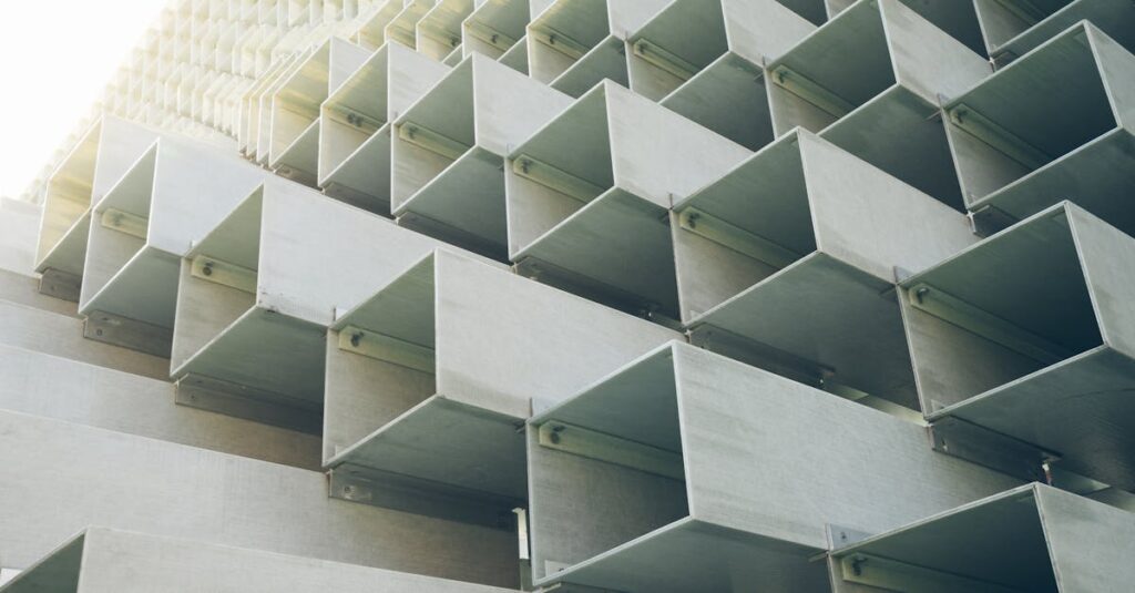 アルチンボルドの四季シリーズと四大元素シリーズ、職業肖像や風刺作品が分類されて展示されているアート展の一角。