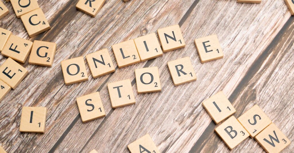 アルチンボルドのグッズが購入できる通販サイトの画面。美術館公式や大手ECサイトなどが並ぶ。