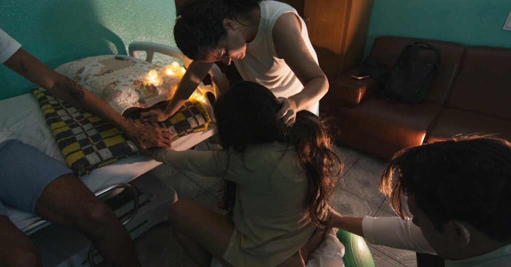 オルセー美術館で展示されている《ヴィーナスの誕生》の現代的な鑑賞風景