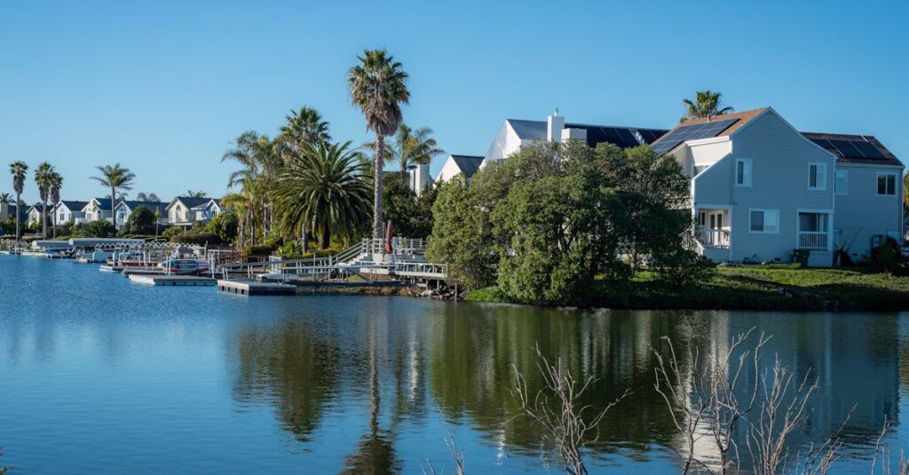 カバネルが描く理想美と神話的テーマが融合した構図による19世紀フランス美術の象徴