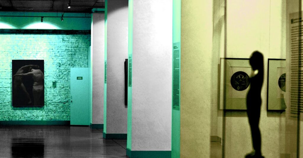 アルチンボルド作品が展示される美術館や展覧会の様子、鑑賞方法を伝えるイメージ