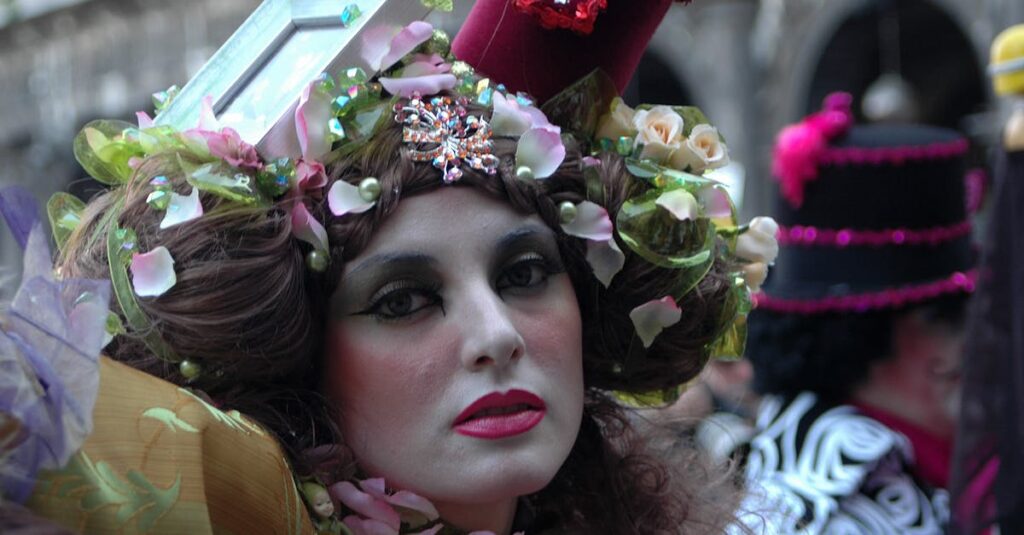 アルチンボルドの代表作、四季シリーズや司書など、顔を自然や本で構成したユニークな作品群