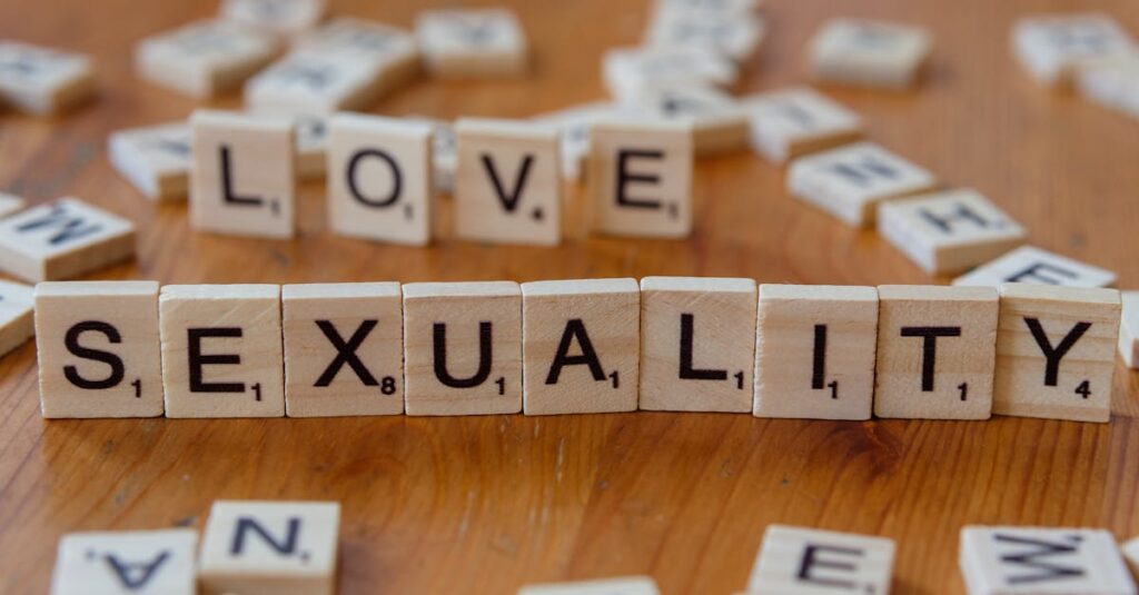 アカデミズムの中で表現されたカバネルの崇高なエロスと制度との緊張関係を描く構図