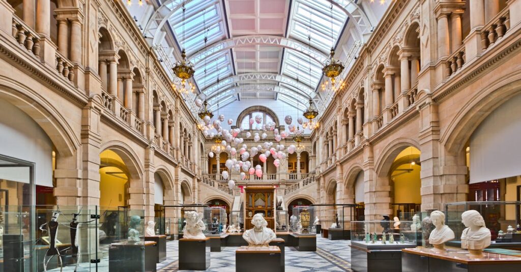 カラヴァッジオの代表作を鑑賞できる世界の美術館と展示ガイドを示す構図