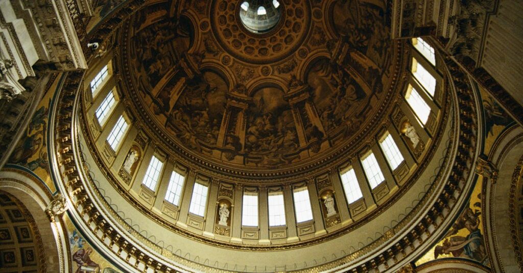 アルチンボルドの代表作『春』『夏』『水』『司書』『法律家』の構成やユニークさを解説するアートレビュー風の画像