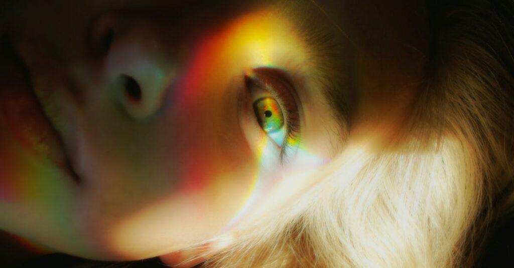 カラヴァッジオのキアロスクーロ技法が視覚表現に与えた革新性を象徴する絵画的演出