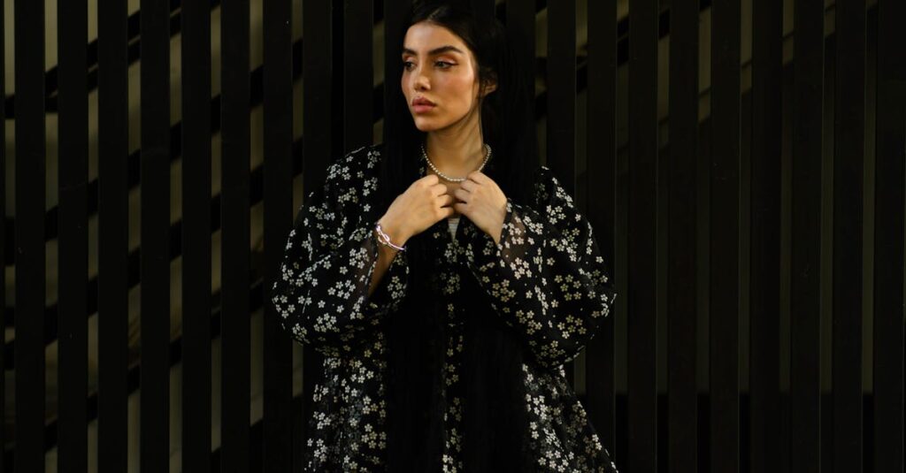 カバネルが描く理想美と神話的テーマが融合した構図による19世紀フランス美術の象徴