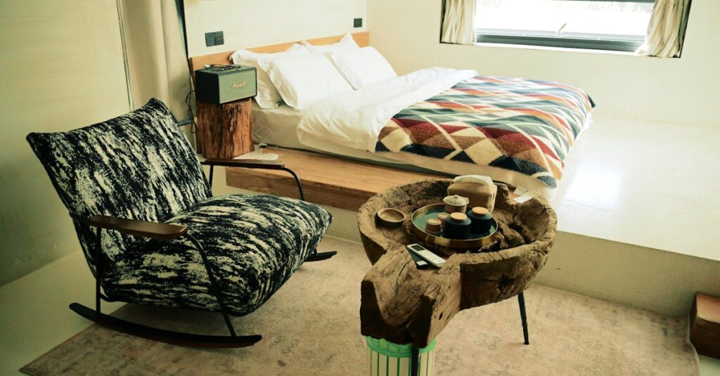 カバネルのクラシックな作品が現代的な空間に調和する美術的魅力を象徴する構図