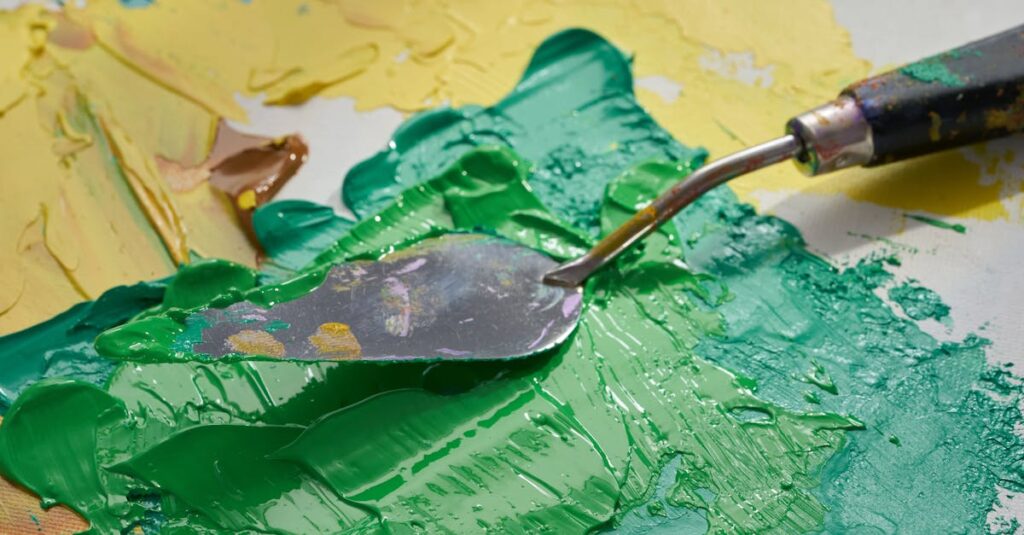 キアロスクーロ技法を活用した暗闇と強い光のコントラストを持つ古典絵画