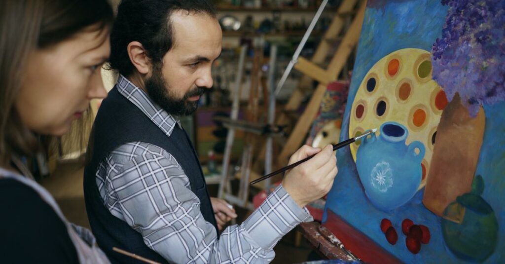 キアロスクーロ技法を活用した暗闇と強い光のコントラストを持つ古典絵画