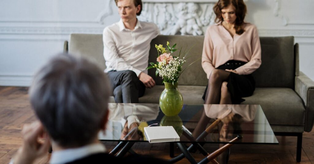 カラヴァッジョの絵画に描かれた登場人物の感情や視線が強烈に印象付けられるアート風イメージ