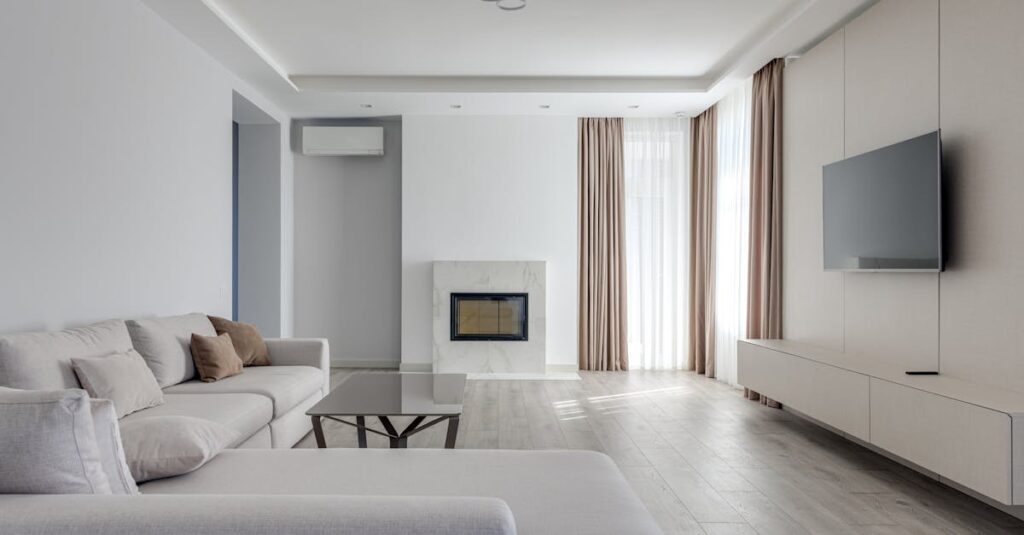 カバネルのクラシックな作品が現代的な空間に調和する美術的魅力を象徴する構図