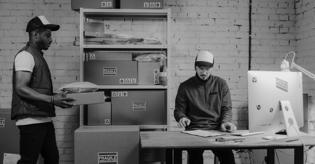 アルチンボルドのグッズが購入できる通販サイトの画面。美術館公式や大手ECサイトなどが並ぶ。