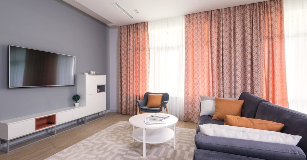 カバネルのクラシックな作品が現代的な空間に調和する美術的魅力を象徴する構図