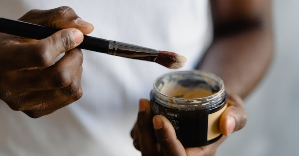 カバネルの画風に見られる緻密な筆致と構図、色彩の調和による理想美の再現