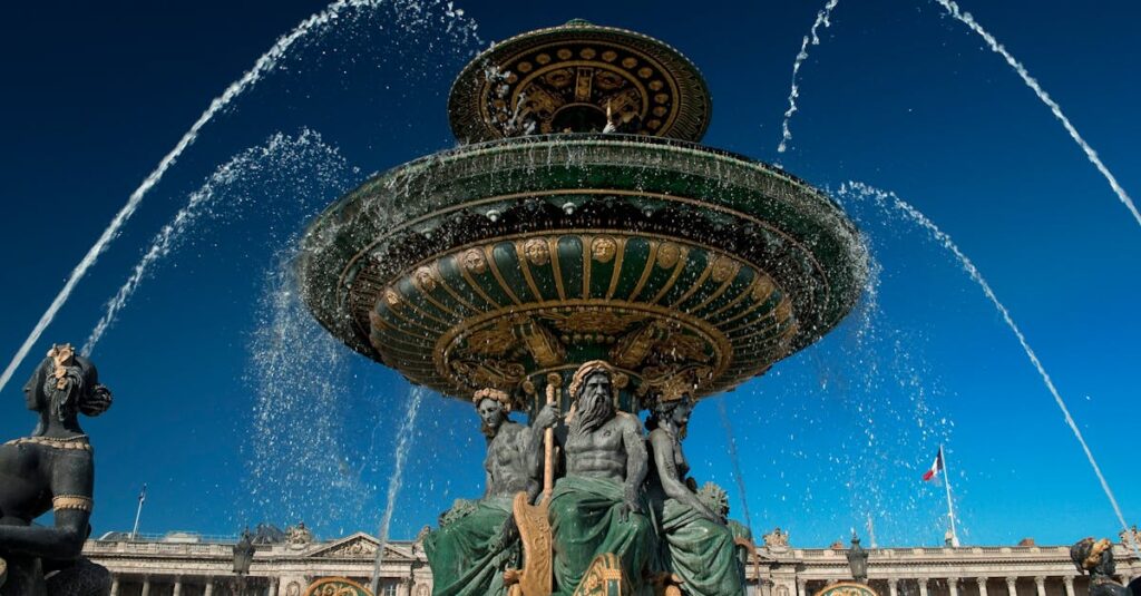 アルチンボルドの代表作『春』『夏』『水』『司書』『法律家』の構成やユニークさを解説するアートレビュー風の画像