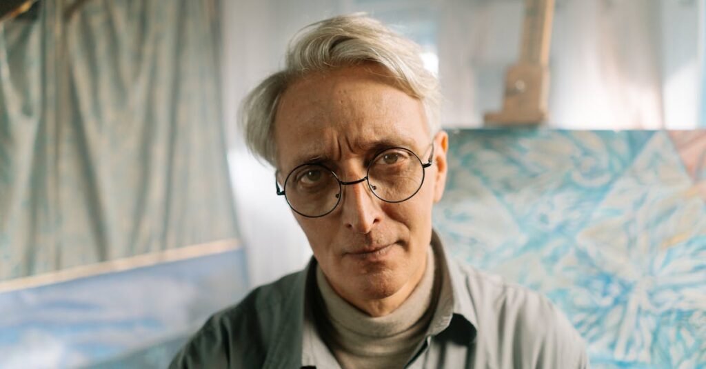 果物や花で顔を描くアルチンボルドのユニークな肖像画スタイルと画家の人物像を伝えるイメージ