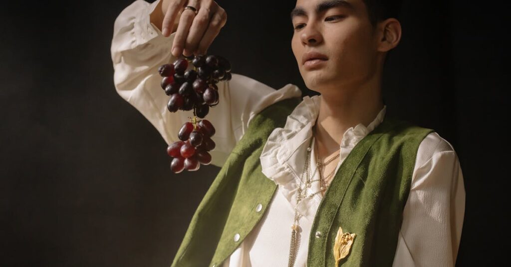 アルチンボルドの四季シリーズに影響を受けた現代アートやデザインの表現例。構成物で顔を描くユニークなスタイル。