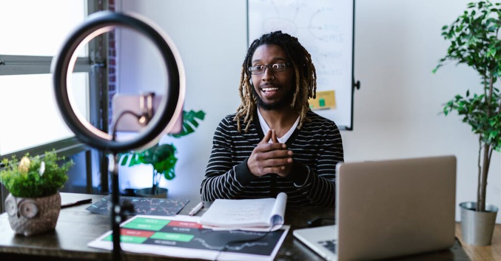 カラヴァッジオが絵画や映像文化に与えた影響を象徴するアート的イメージ