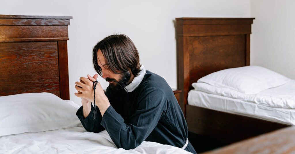 暴力と信仰を融合させたカラヴァッジオの革新的な絵画世界を象徴する構図